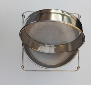 Passoire Double Anse Inox – 24 Cm De Diamètre – Pour Pâtes, Légumes, Fruits – Solide Et Facile à Nettoyer - 4